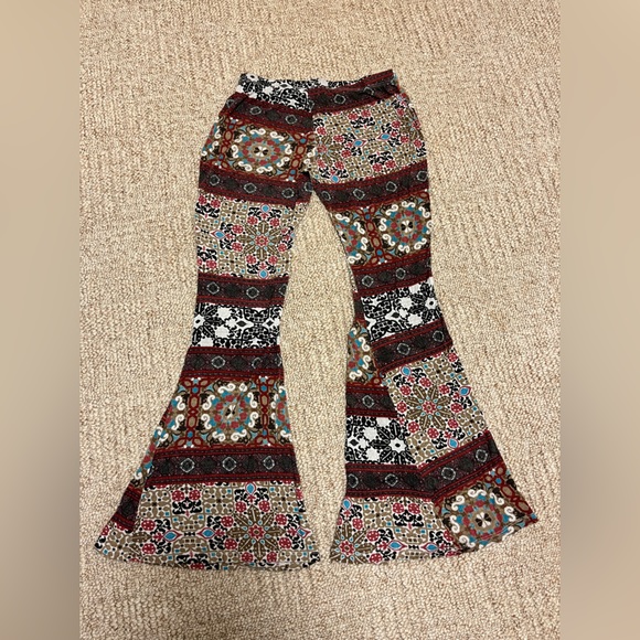 Bell bottom boho yogas - Picture 2 of 3